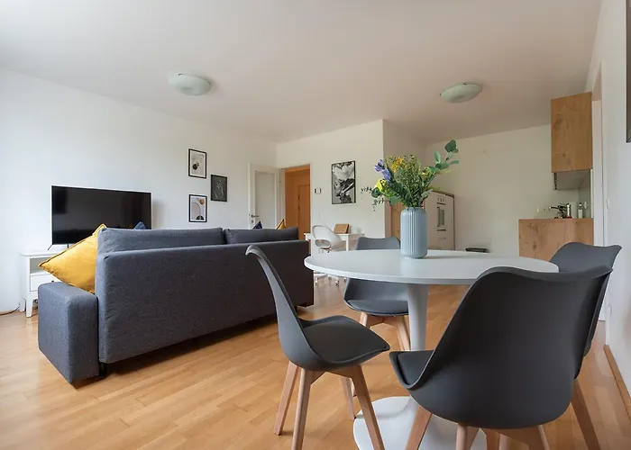 Between Old Danube And Danube Center - New, Quiet And Modern Apartamento